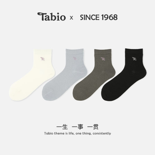 Tabio刺绣字母袜子女时髦透气