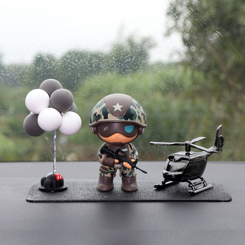 卡通公仔军人汽车摆件特种兵手办模型高档车载车内饰品摆件送礼男