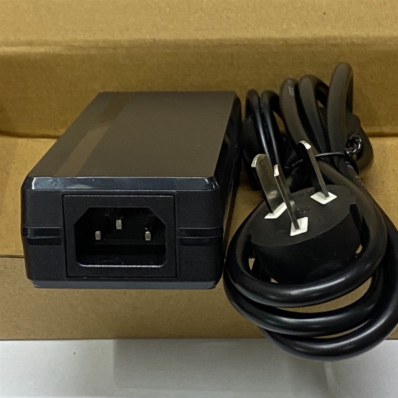 纽曼便携式储能电源N300400500N1200E520升级版19V25.5V26V充电器