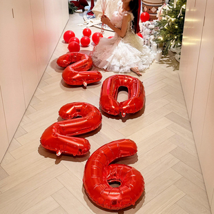 2026数字气球红色新年拍摄道具跨年出片氛围家居室内布置装饰道具