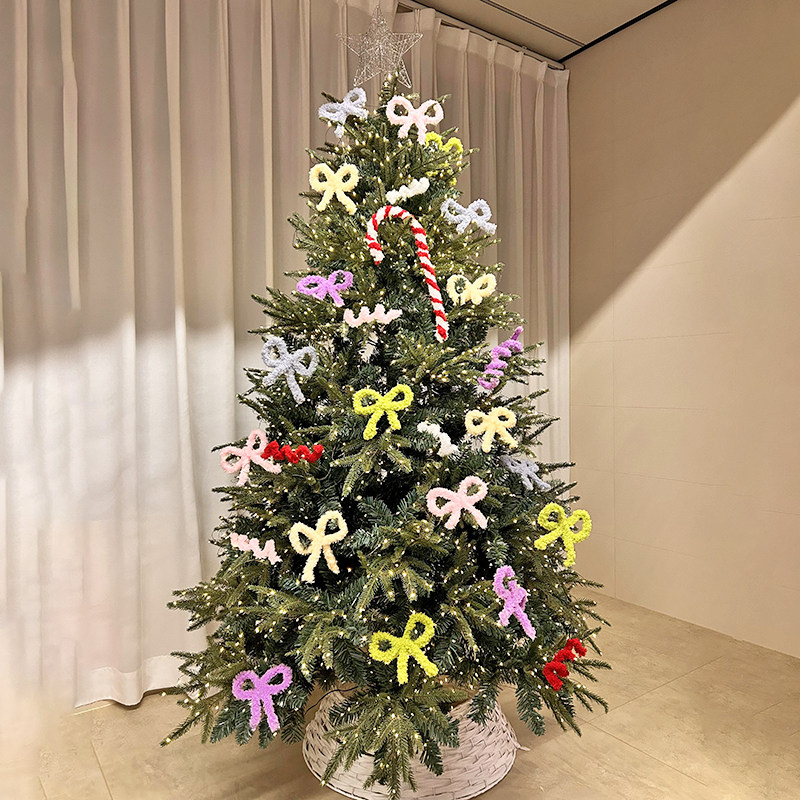 一棵可爱的兔毛扭扭棒圣诞树