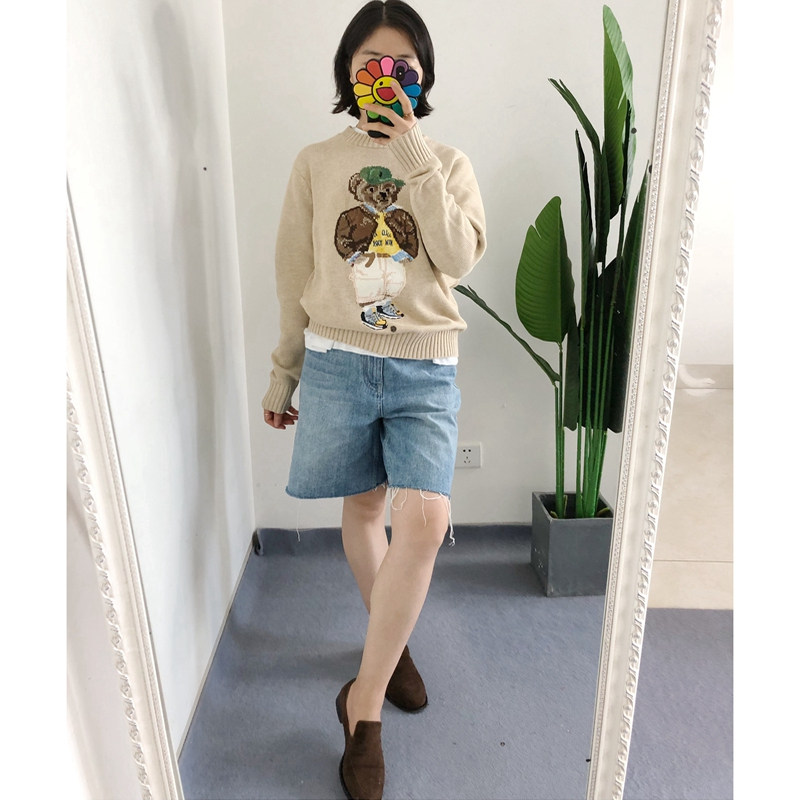 买手店 女款浅卡其色纯棉小熊针织套头毛衣 绿帽子熊