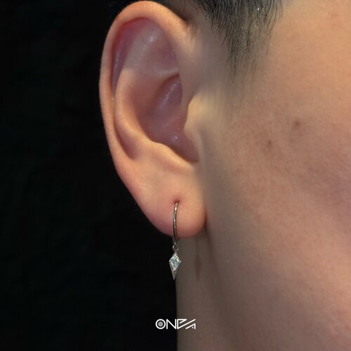 ONEPART钛合金F136菱形锆石耳环男女同款简约高级感养耳洞耳饰
