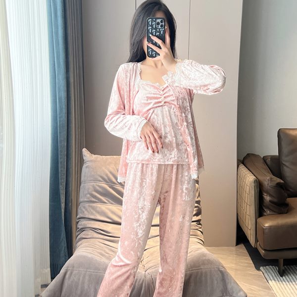 金丝绒睡衣女秋冬季性感带胸垫吊带短裤三件套长袖睡袍套装可外穿