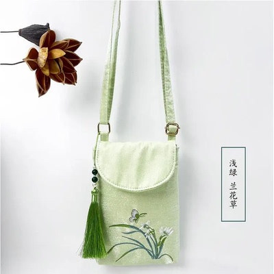 古风刺绣汉服斜挎包国风文艺百搭手机包丝缎小清新单肩可爱流苏包