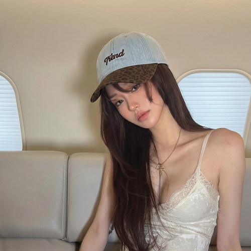 复古豹纹牛仔拼接显脸小鸭舌帽