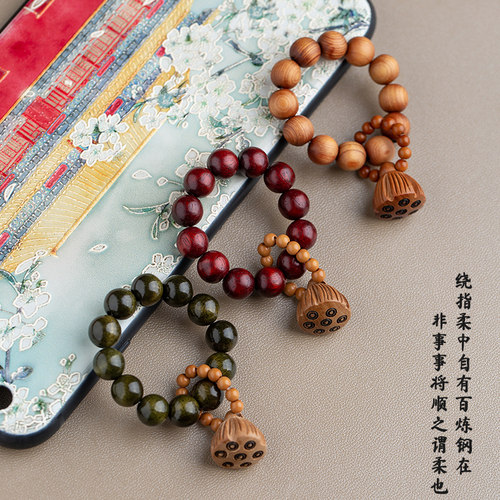 小手捻莲蓬橄榄核指尖文玩绕指柔