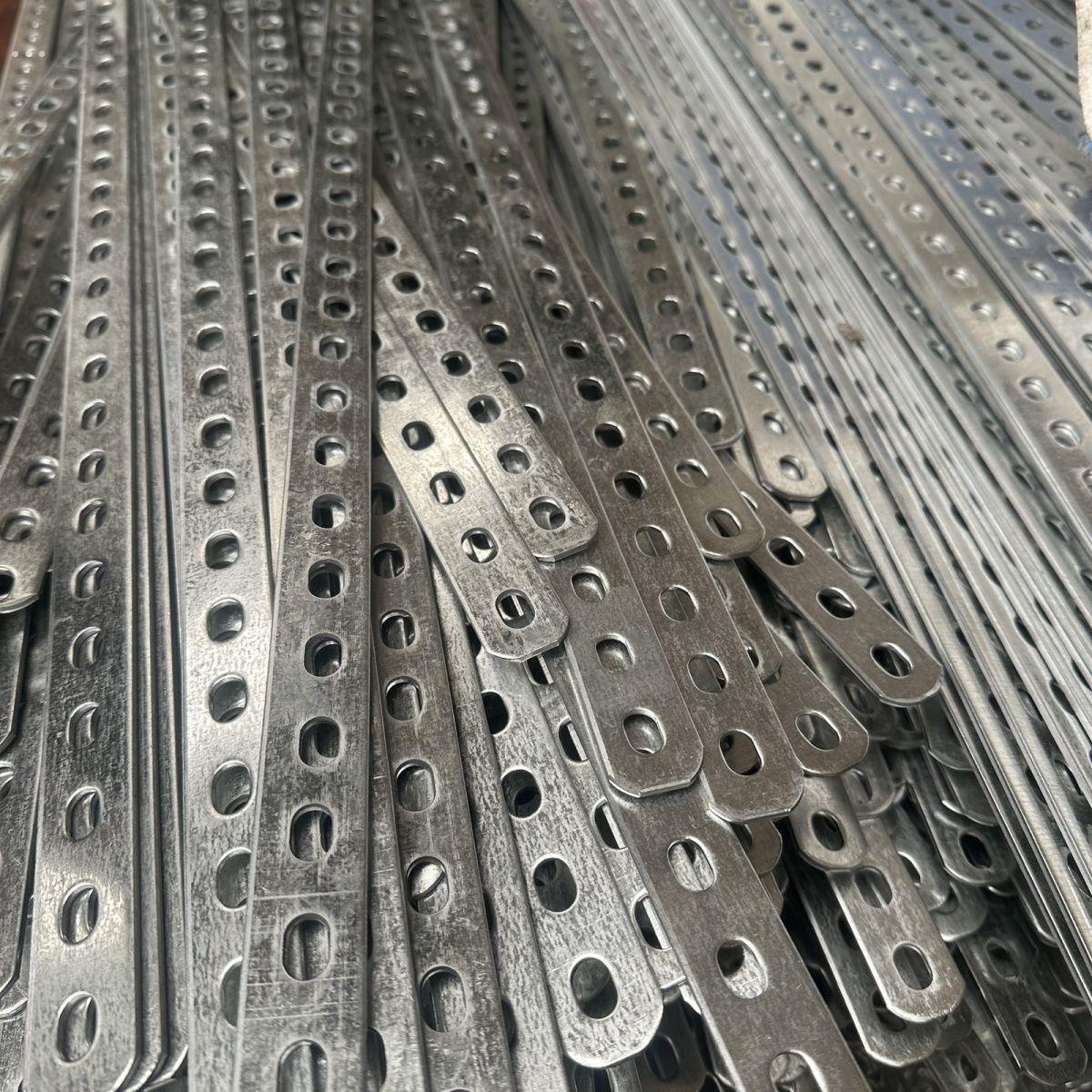 不锈钢板带孔铁条直条扁条加厚神器强力带孔扁条铁片改装角片