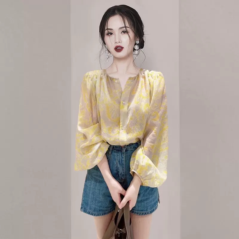 轻奢名媛风灯笼袖设计感印花上衣