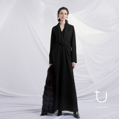 TU女装羊毛收腰长裙子