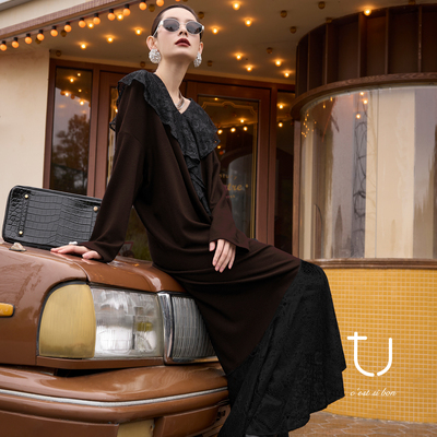 TU新年战袍针织羊毛V领蕾丝拼接连衣裙26春新款红色穿搭中长裙子