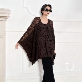 TU女装 上衣 阔版 特罗姆瑟之光 V领慵懒镂空勾花斗篷2026年新款