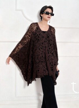 TU女装  特罗姆瑟之光 V领慵懒镂空勾花斗篷2026年新款阔版上衣