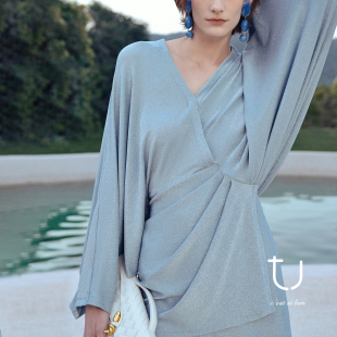 星霜法式 雕塑感衬衫 复古V领收腰上衣2026年春季 长袖 新款 TU女装