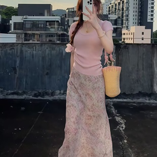 巨好看的夏装一整套2025新款夏季正肩短袖女t恤碎花半身裙两件套