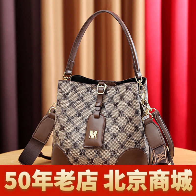 包女包2026秋冬新款韩版潮时尚单肩斜挎包软皮女士水桶包pu包包女