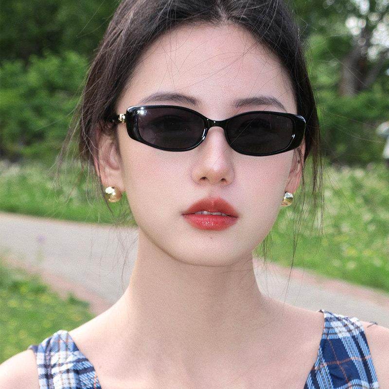 2025新款长方形覆古太阳眼镜女高级感窄框港风遮阳小脸抗UV太阳眼