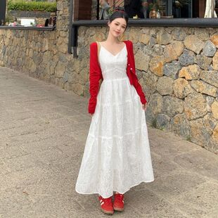 安哥拉红时尚套装裙女春夏气质法式开衫显瘦白色吊带连衣裙两件套