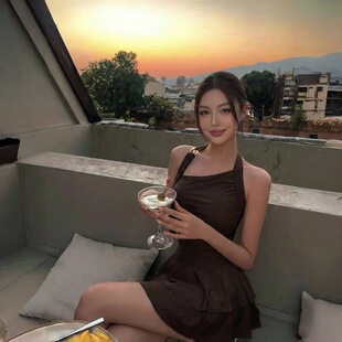 绝美温泉海边泳装 爱丽莎连体泳衣2026新款 显瘦遮肚辣妹风显白裙式