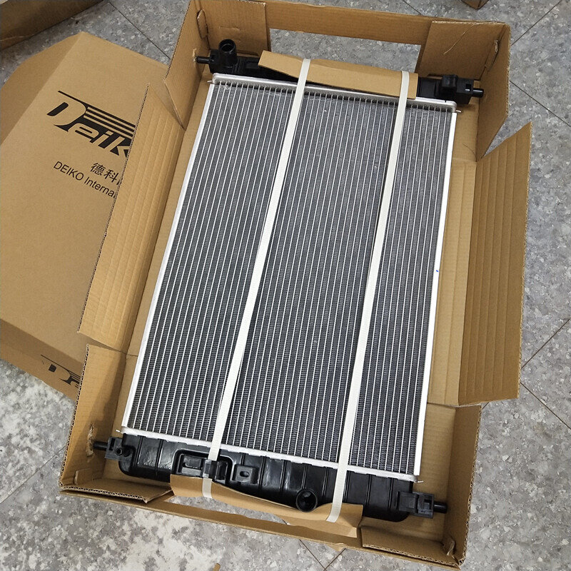 适用新赛欧1.2水箱总成散热水箱雪佛兰新赛欧1.4散热器汽车水箱