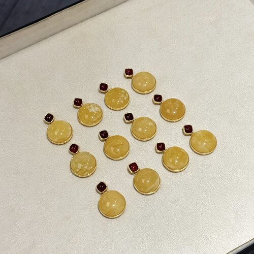 天然琥珀蜜蜡925银吊坠多样性发其一
