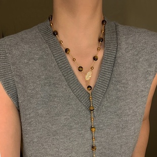 复古美拉德毛衣链大气高档高级感冬季虎眼石串珠长款大气配饰项链