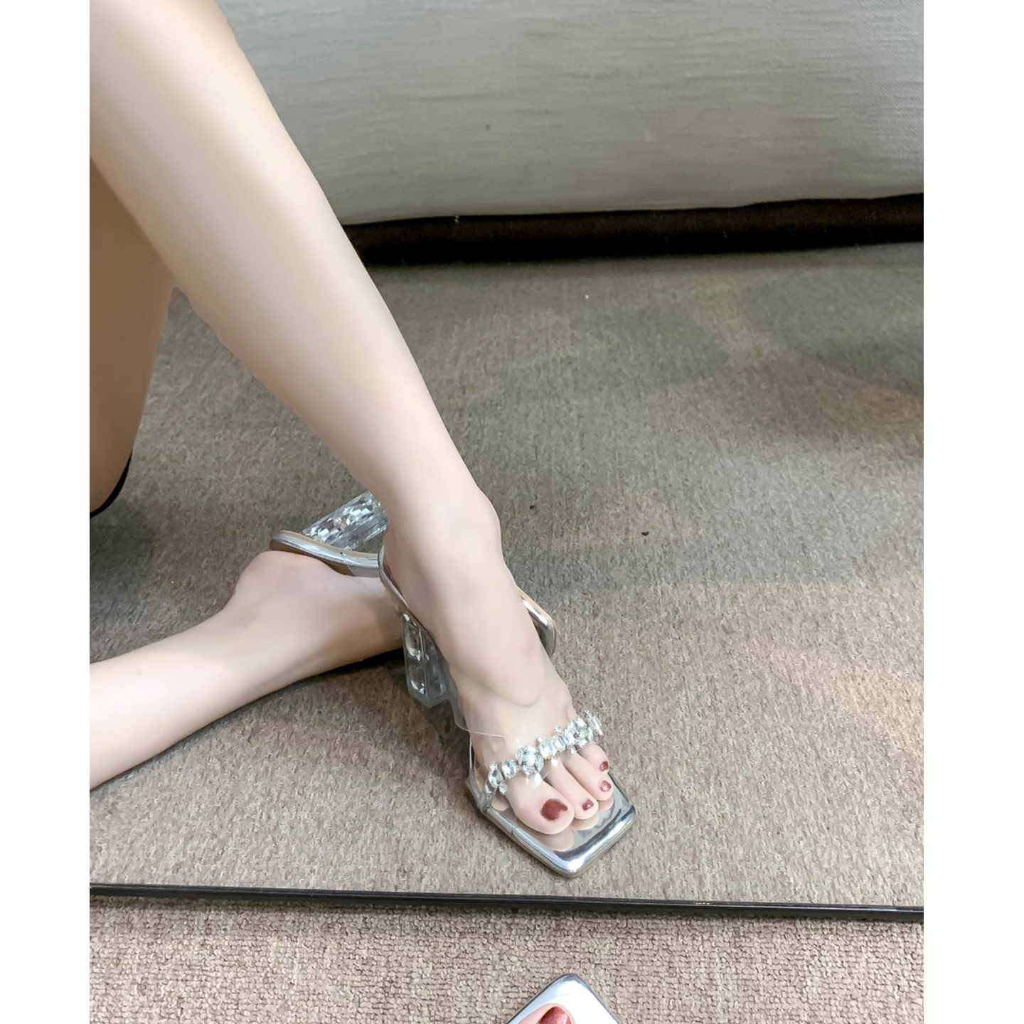 不累脚水钻百搭粗跟透明凉鞋外穿