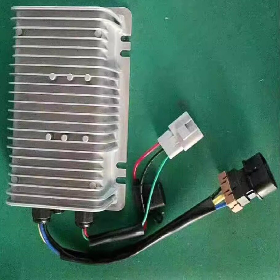 跃迪360大河电动四轮汽车轿车96V-48V英博尔隔离DC电压转换器