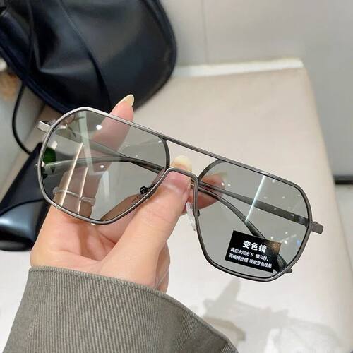 新款变色太阳镜方形男钓鱼看漂偏光眼镜女士时尚驾驶墨镜开车司机