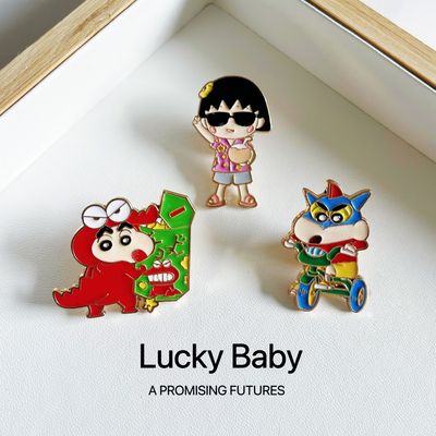 日系卡通动漫蜡笔小新樱桃小丸子胸针金属徽章衣服学生包包装饰品