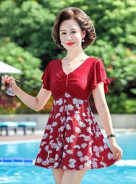 妈妈泳衣中老年保守感2026新款女士连体遮肚微胖大码连体泳0122w