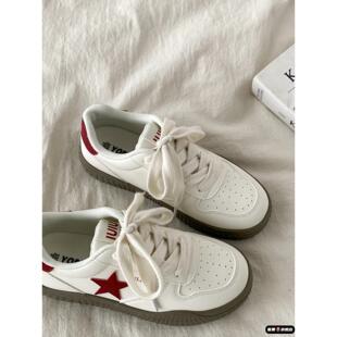 春季女款厚底运动休闲鞋复古百搭星星小白鞋新款德训板鞋休闲鞋子