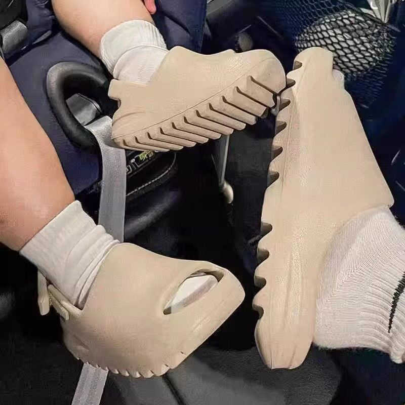 儿童宽松不挤脚防滑凉鞋亲子鞋可下水洞洞鞋2026新款小孩夏季男童