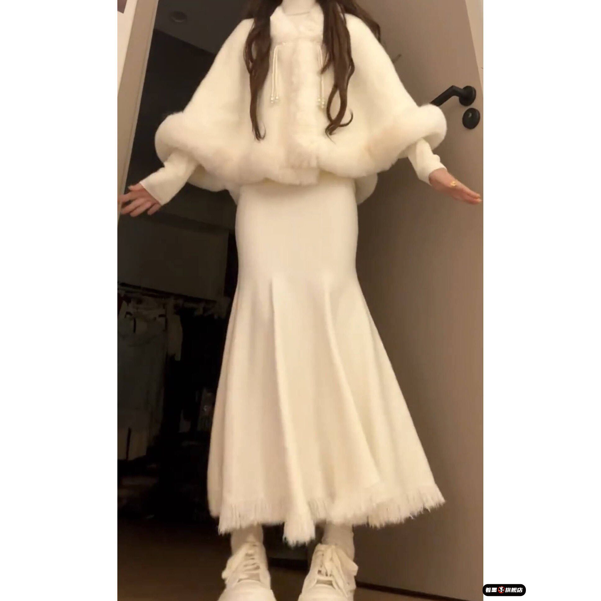 保暖披肩外搭加厚白色搭配旗袍新款2025冬季