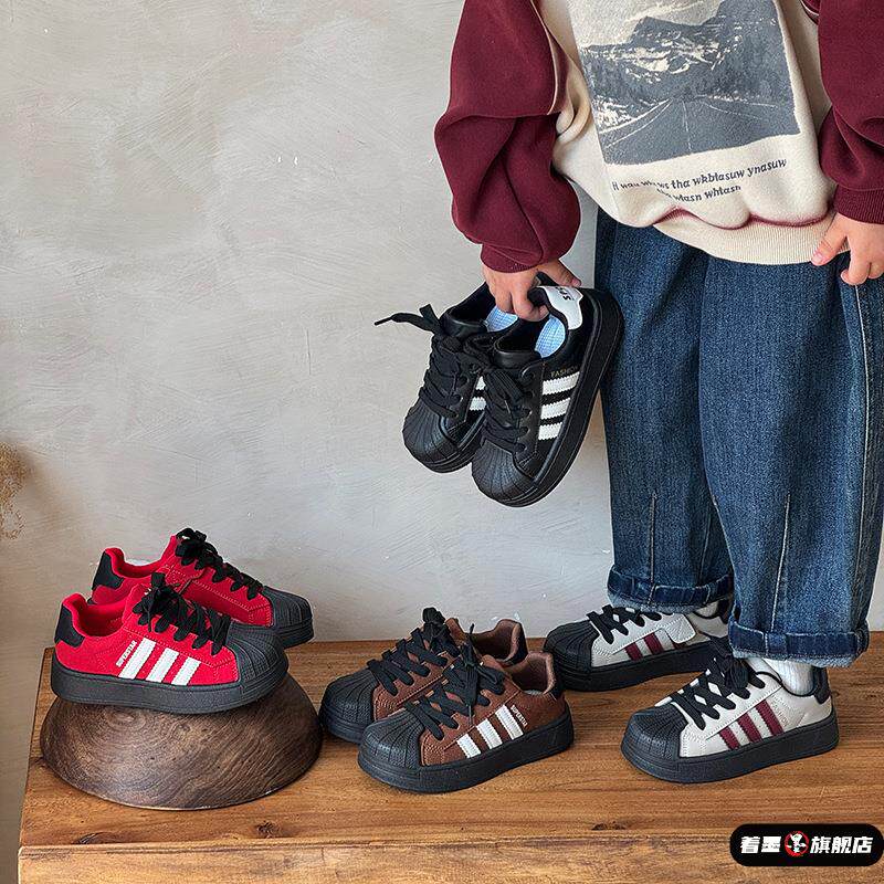 男童透气防滑平底板鞋儿童运动鞋新款鞋贝壳头防踢女童软底休闲鞋