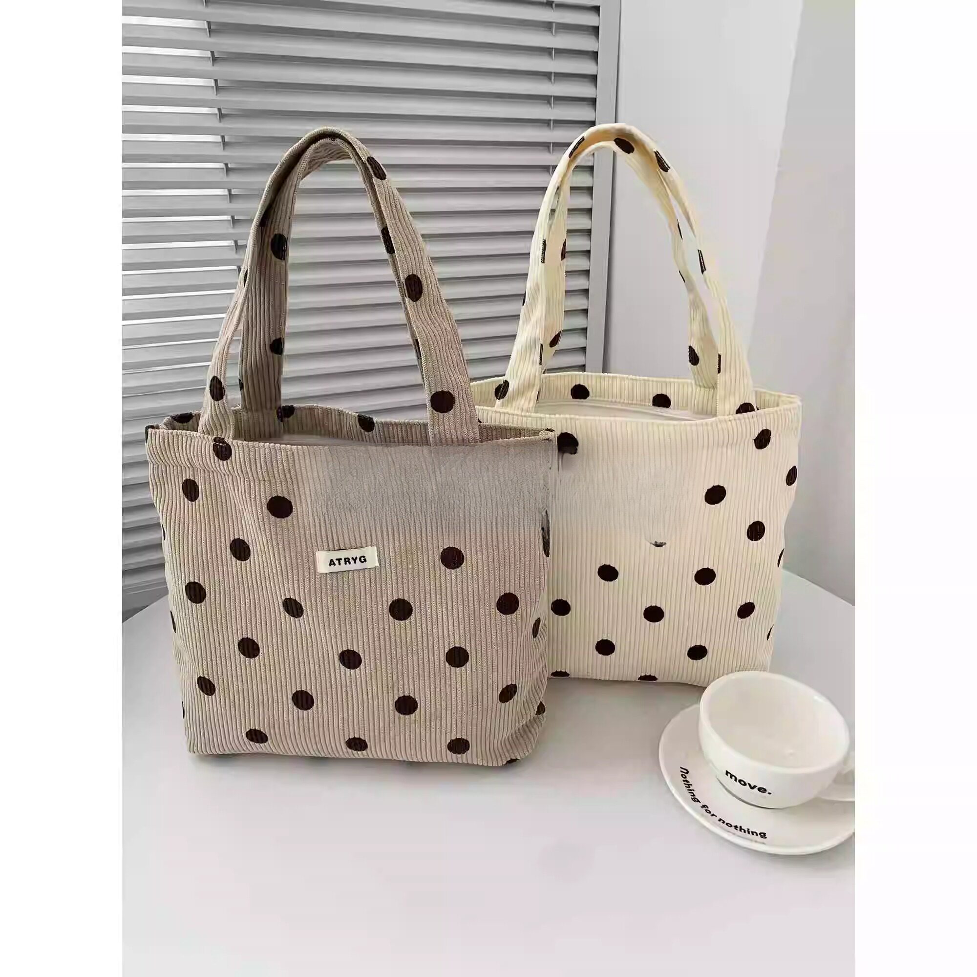 春季大容量手提帆布包新款ins波点灯芯绒日常通勤百搭复古手提包