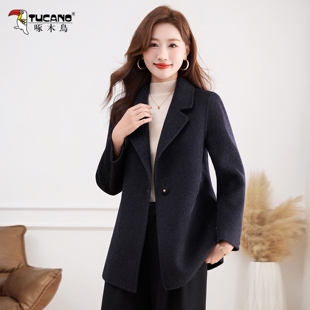 啄木鸟冬季双面羊毛大衣女2025新款中年妈妈高级气质减龄红色外套