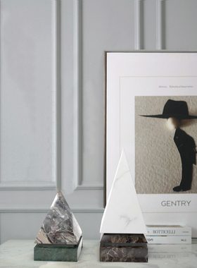 轻奢风大理石金字塔会所装饰品