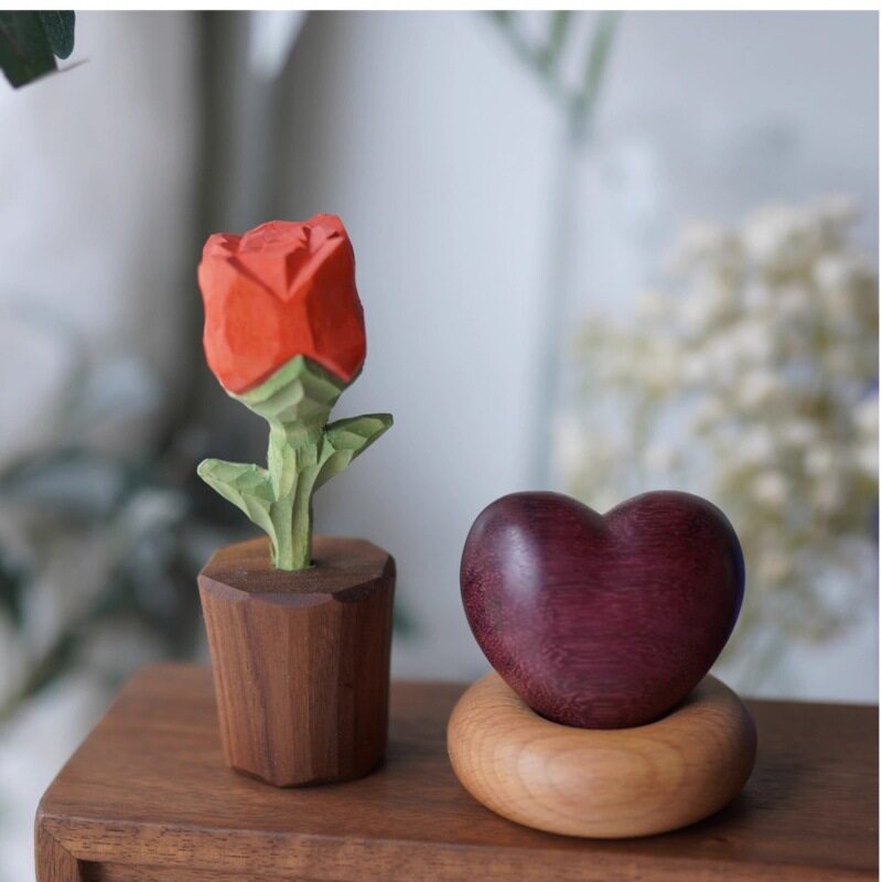木雕摆件玫瑰花可爱创意桌面雕刻风小众生日礼物送姐妹一件