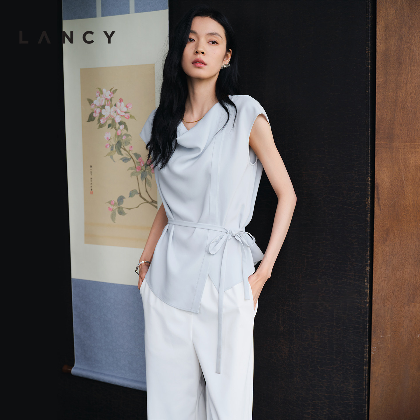 【秀场同款】LANCY/朗姿26夏新款三醋酸法式荡领无袖绑带收腰衬衫