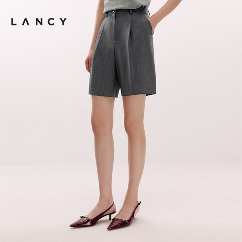 利落裤长 中高腰头 打褶设计