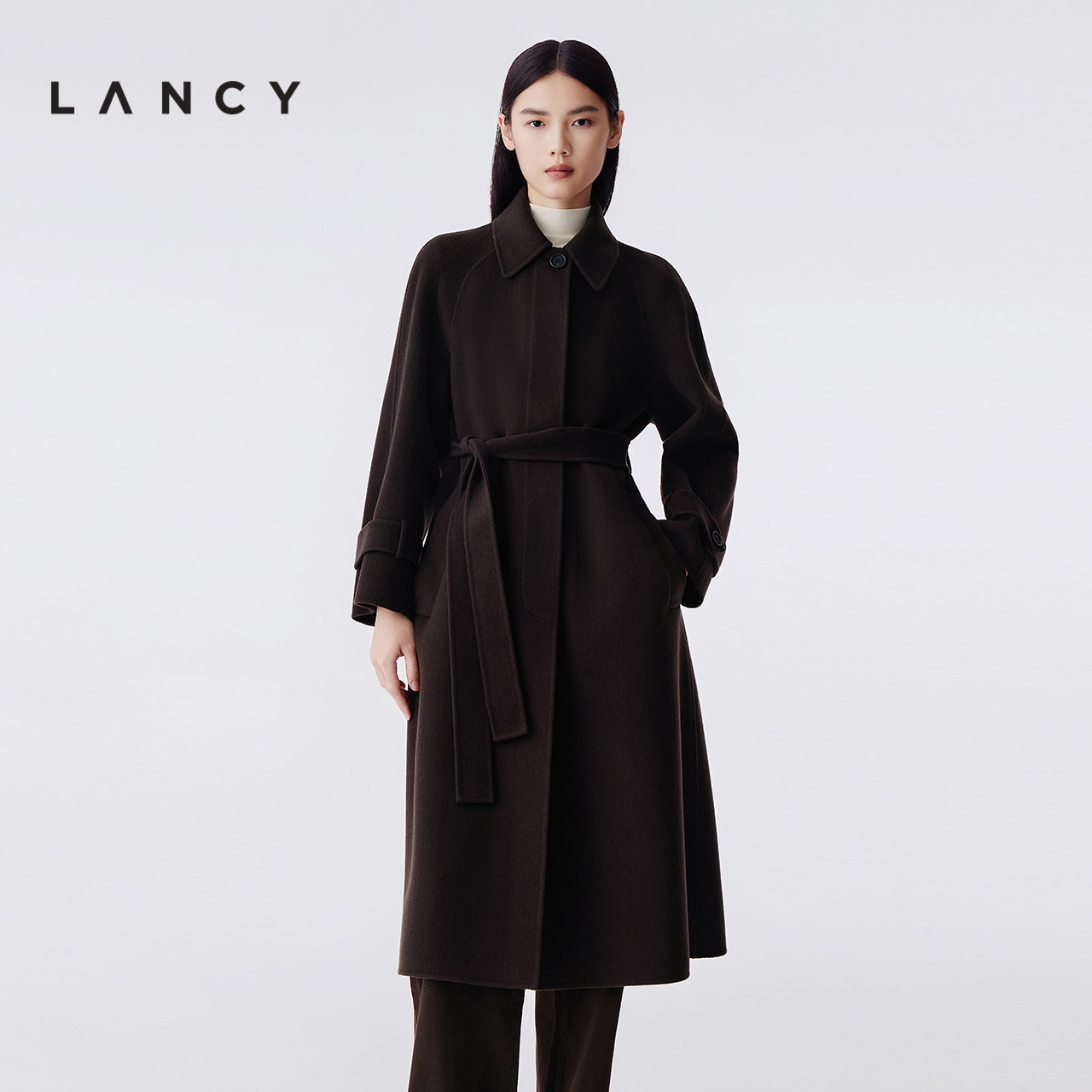 长款直筒 翻领领型 腰带收束