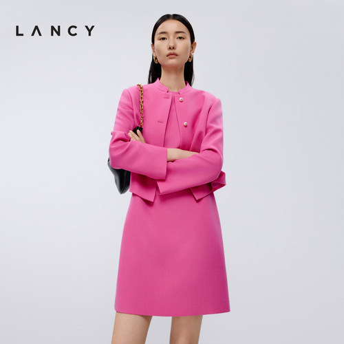 立体肩型 精致珠扣 立领领型