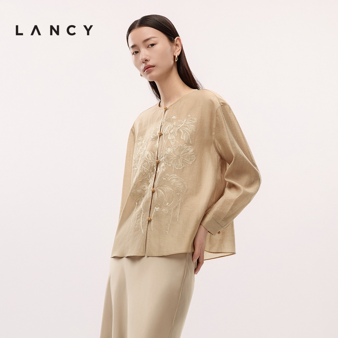 LANCY/朗姿2025夏新款优雅刺绣中式圆领衬衫女高级感气质衬衣上衣图片