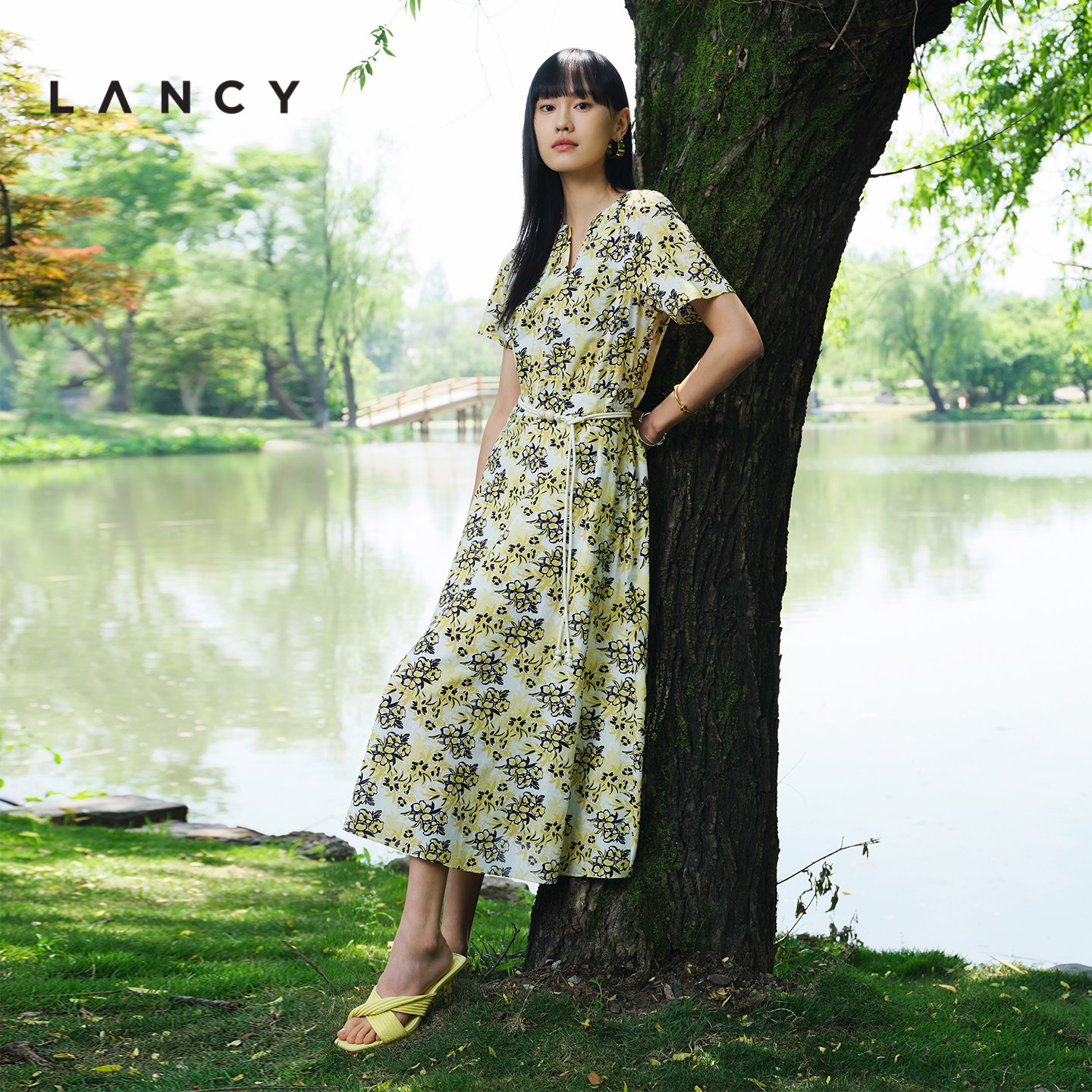 LANCY/朗姿2026夏季新款气质印花V领田园法式优雅收腰A字连衣裙子