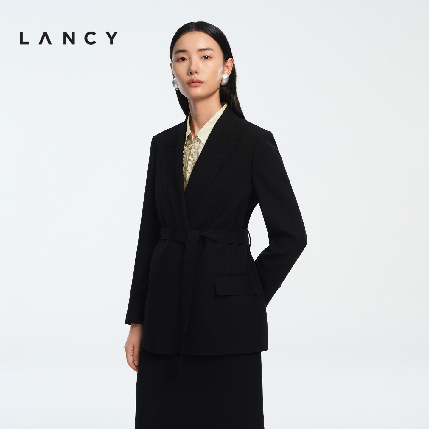 戗驳领型 腰带设计 立体剪裁