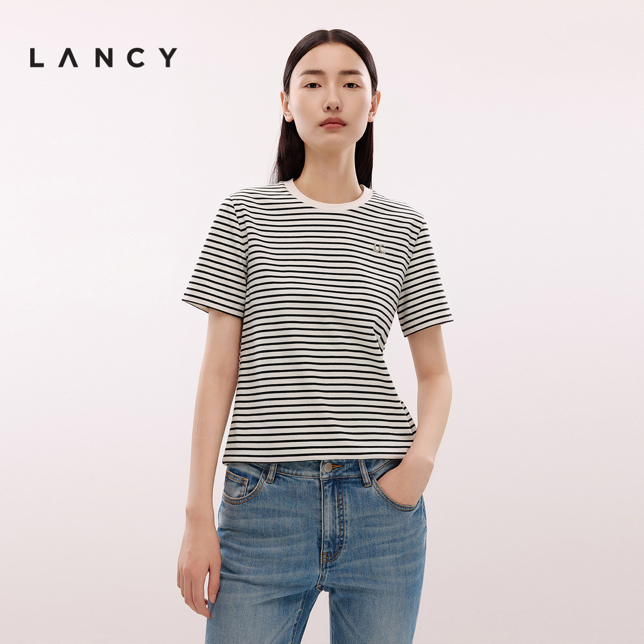 撞色条纹 领口加固 logo钻条