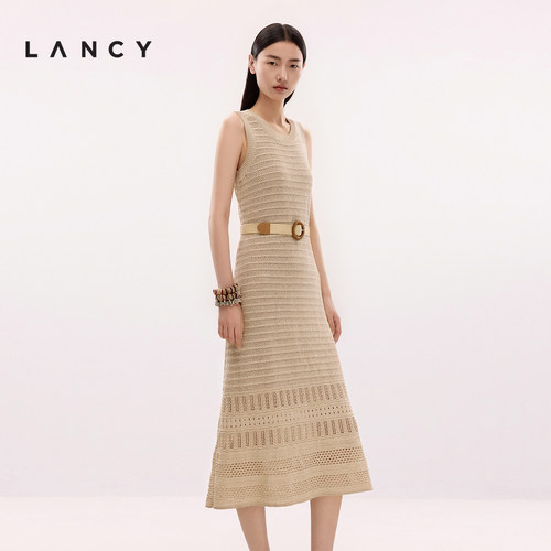 无袖设计 装饰腰带 镂空组织