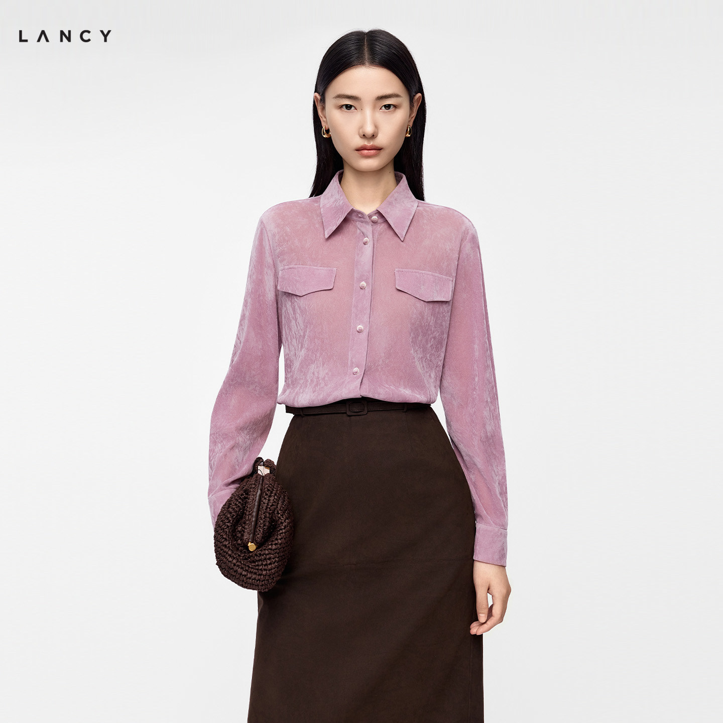 LANCY/朗姿2026秋季新款气质通勤翻领绒面衬衫女复古优雅长袖上衣图片