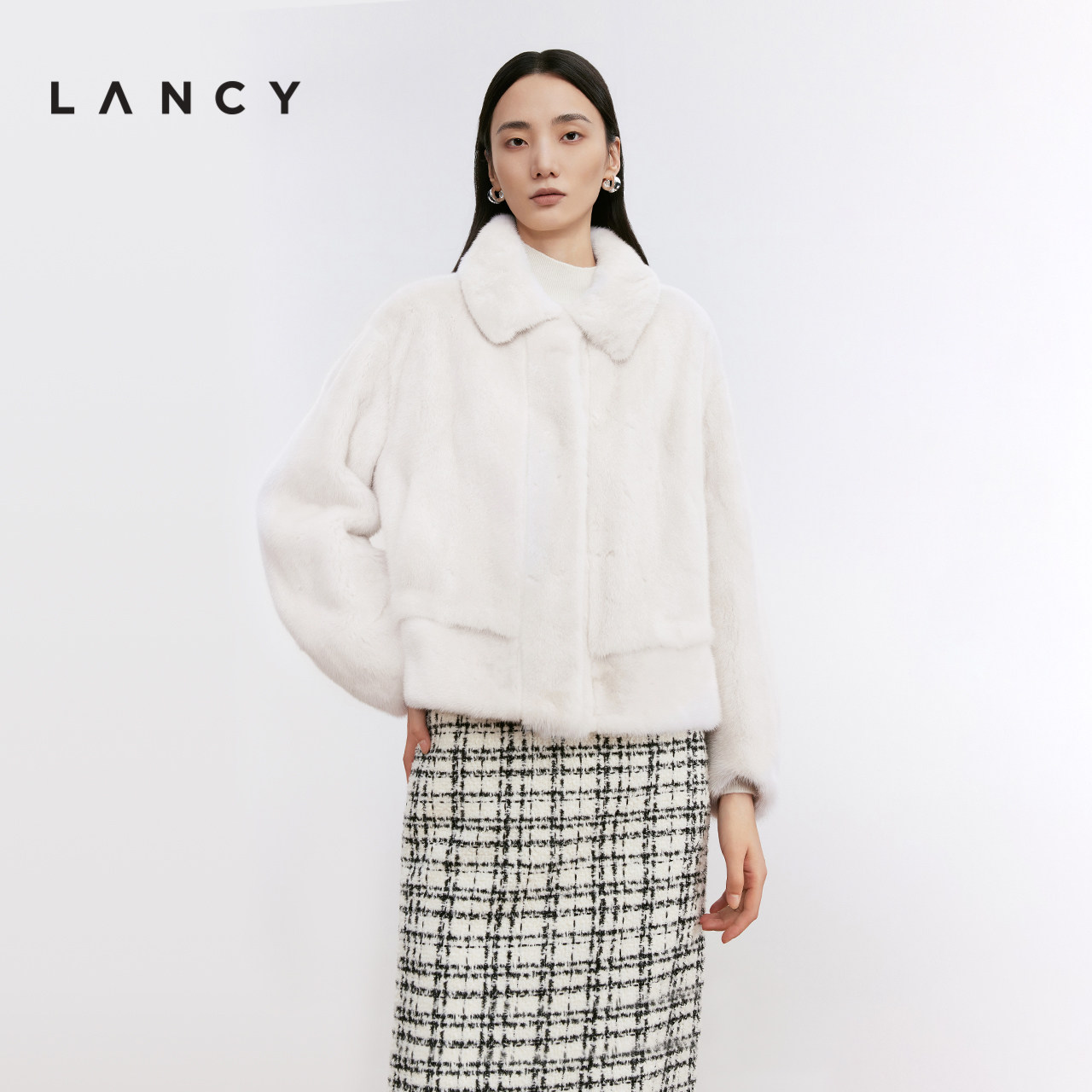 LANCY/朗姿2024冬新款短款翻领白色水貂毛高端外套女气质貂皮大衣